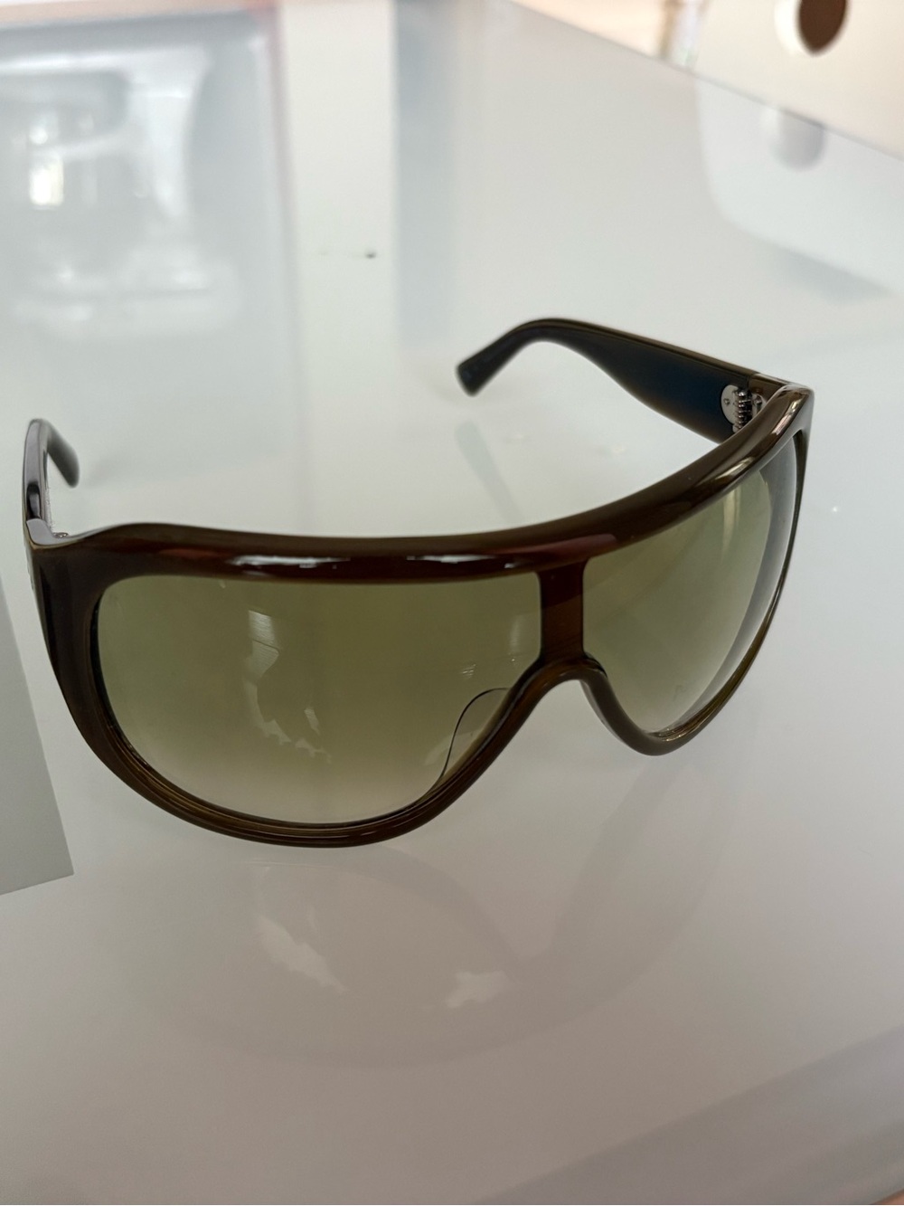 Like New Jimmy Fairly Luz Sunglasses - Picture 4 of 7